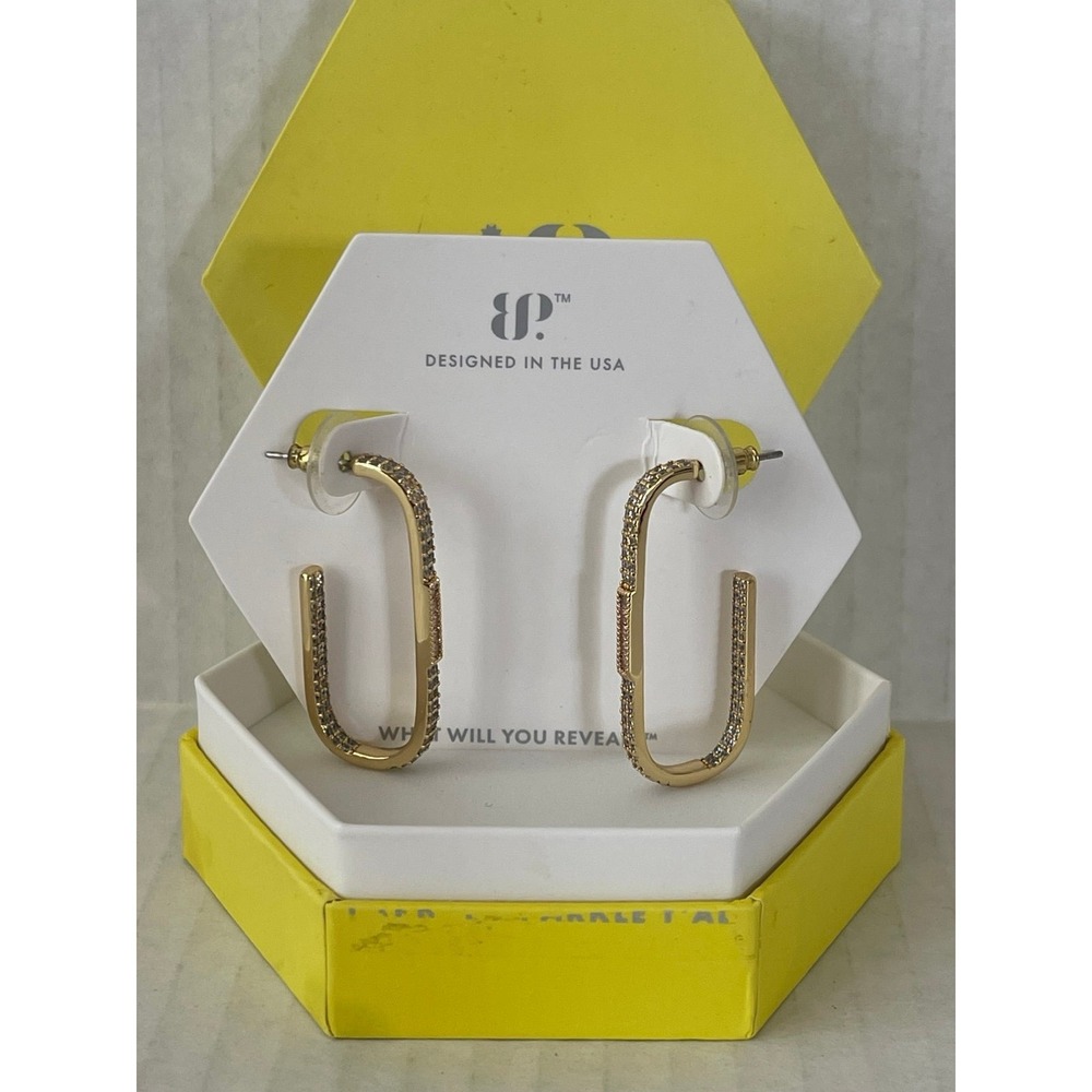 Bomb Party Earrings ER66507
A Modern Luxe Moment